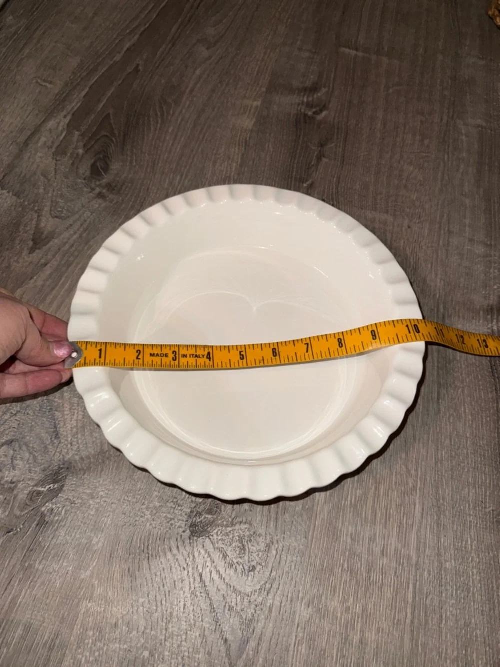 Williams Sonoma White Fluted Ceramic Pie Dish